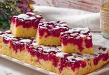 Preprosto domače pecivo z višnjami, ki vedno uspe pecivo-z-višnjami