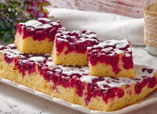 Preprosto domače pecivo z višnjami, ki vedno uspe pecivo-z-višnjami