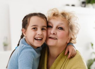 Kako ostati pomemben del življenja svojih vnukov povezana-z-vnuki