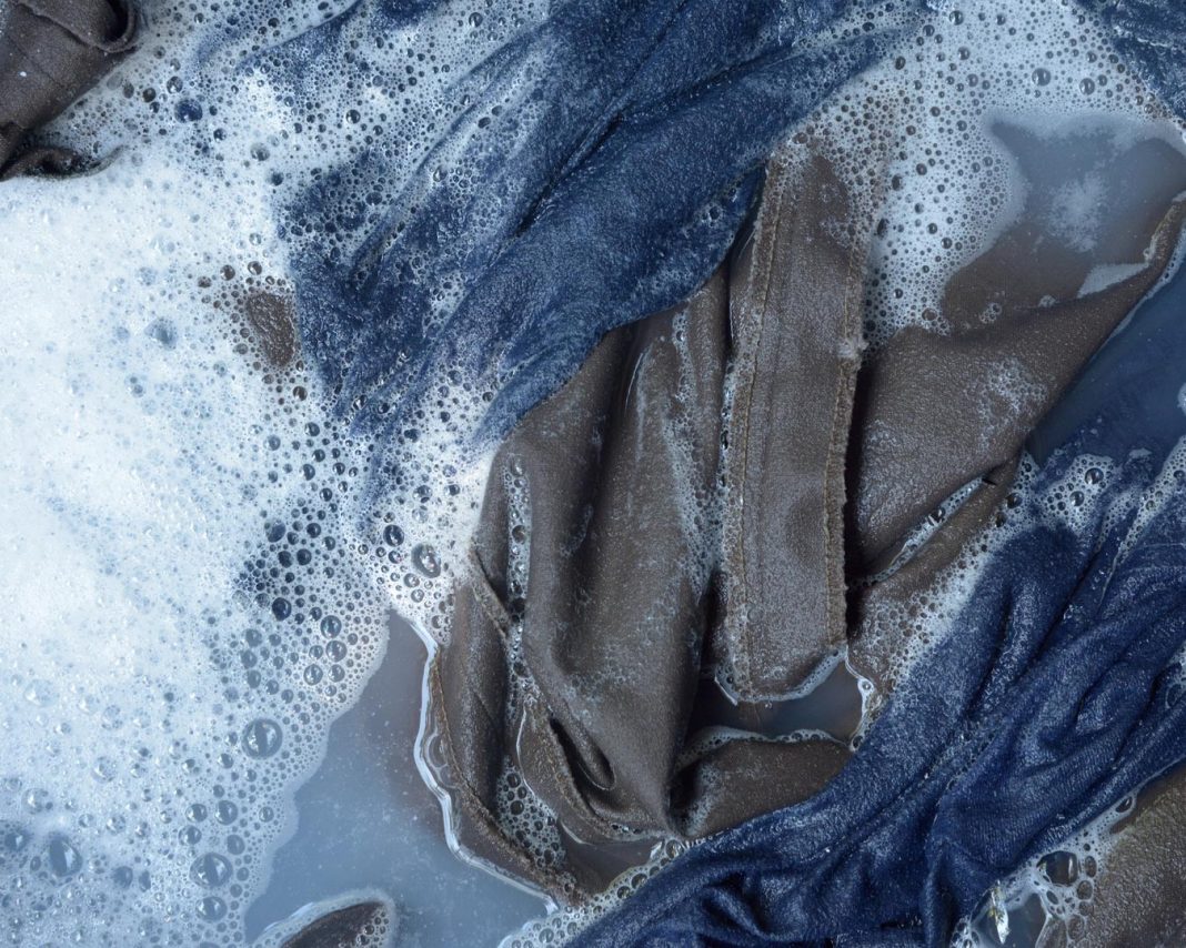 pranje-temnih-oblačil pranje-temnih-oblačil