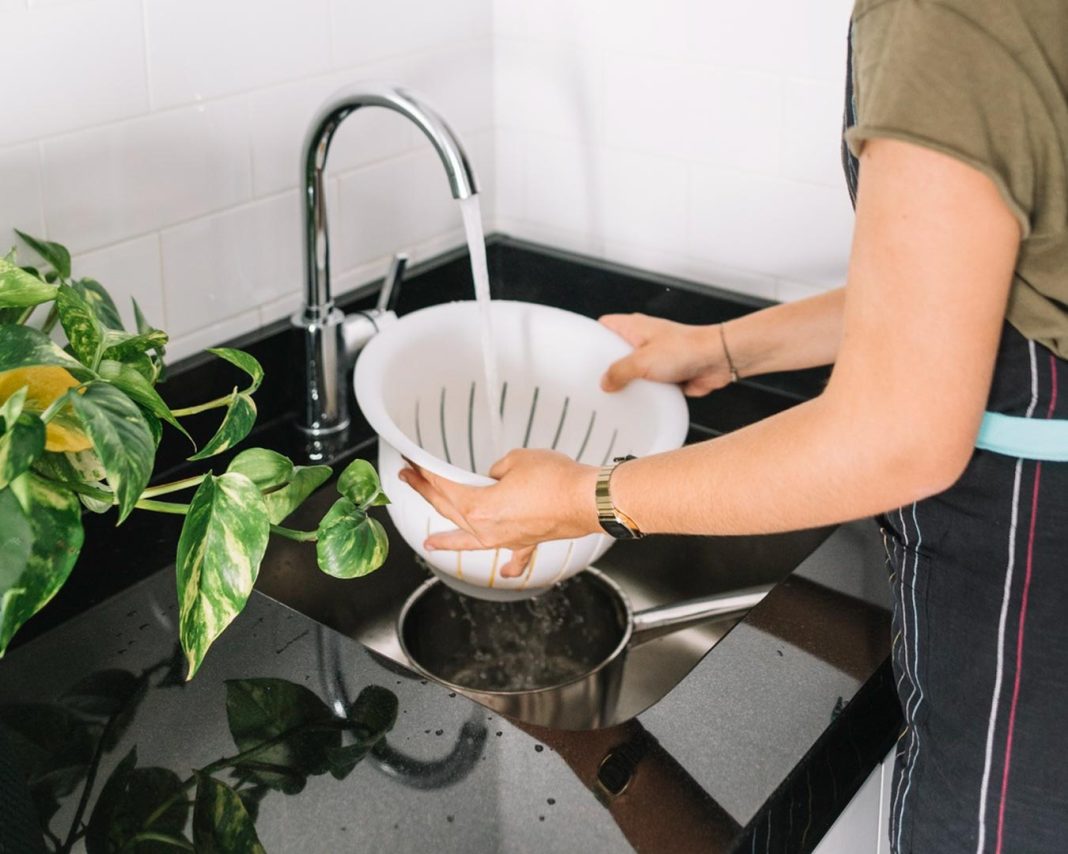 zlivati-v-odtok zlivati-v-odtok