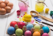 Toliko jajc morate pobarvati za veliko noč, da boste imeli srečo barvanje-jajc