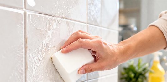 čiščenje-ploščic-z-acetonom