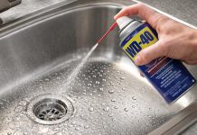 Tako boste samo z enim trikom ohranili pomivalno korito čisto in brez madežev wd40-po-koritu