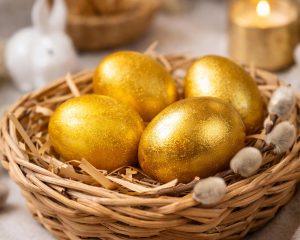 Tako dobite popolno zlato barvo pirhov (potrebujete 3 poceni stvari)