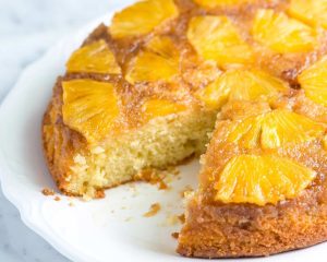 Najboljša ananasova torta, ki se kar stopi v ustih