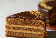 torta-z-orehi-in-čokolado