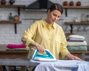 Preprost trik za hitrejše likanje, potrebujete le aluminijasto folijo