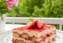 jagodni-tiramisu-s-čokolado