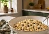 Recept za osvežilno piščančjo solato, ki jo pripravite v 10 minutah piščančja-solata
