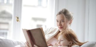 Otrok želi isto pravljico vsak večer – razlog je zelo simpatičen , Pametno izkoristi svoj čas